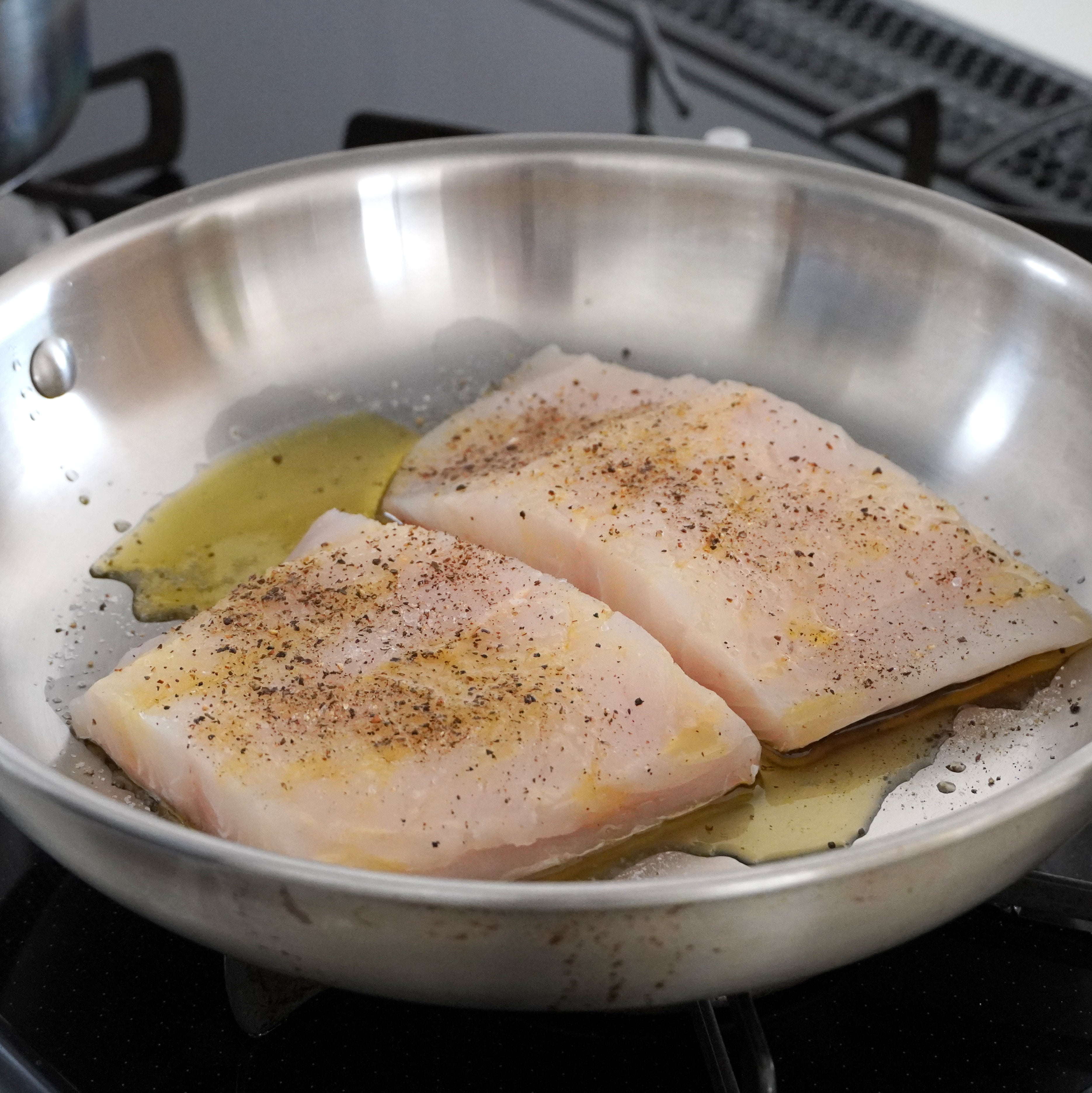 Wild-Caught Hake Fish Fillets from New Zealand (450g) - Horizon Farms